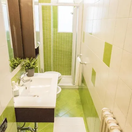Sweet 2 Bedrooms In Center Apartment Milan
