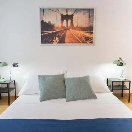 Sweet 2 Bedrooms In Center Apartment *