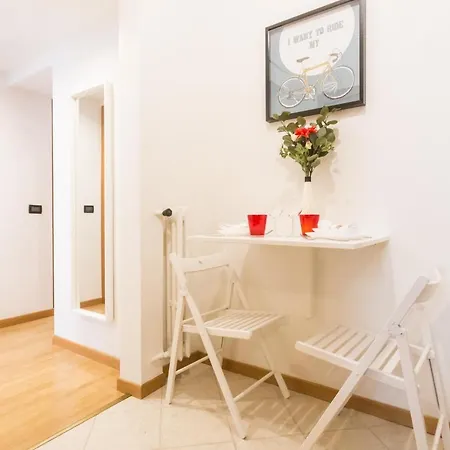 Sweet 2 Bedrooms In Center * Milan